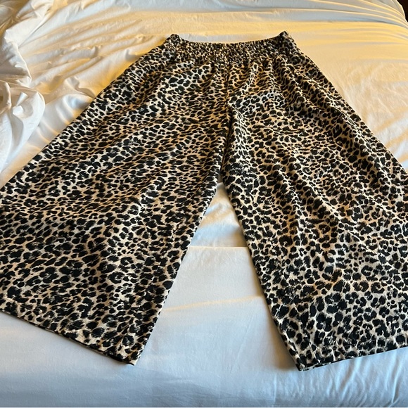 Anthropologie Pants - Anthropologie Leopard Print Wide Leg Smocked Waist Linen/Cotton Blend Pants S